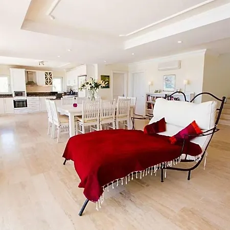Villa Sleeps 12 Pool Air Con Wifi Kalkan