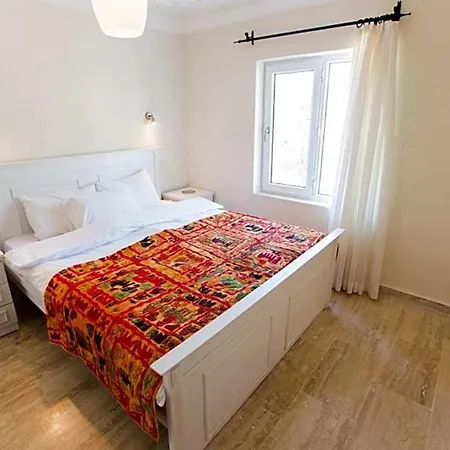 Villa Sleeps 12 Pool Air Con Wifi *