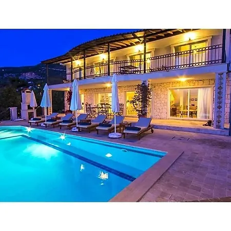 Sleeps 12 Pool Air Con Wifi